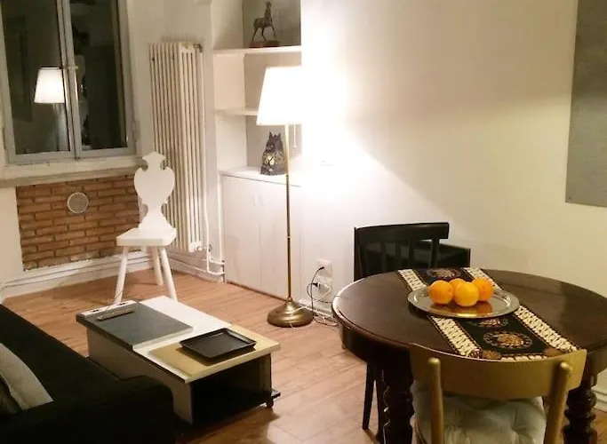 Jill&Jade\'S Apartment